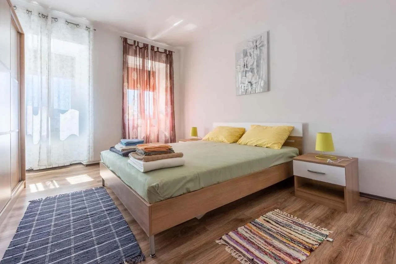 Holiday Home In Grizane 43091